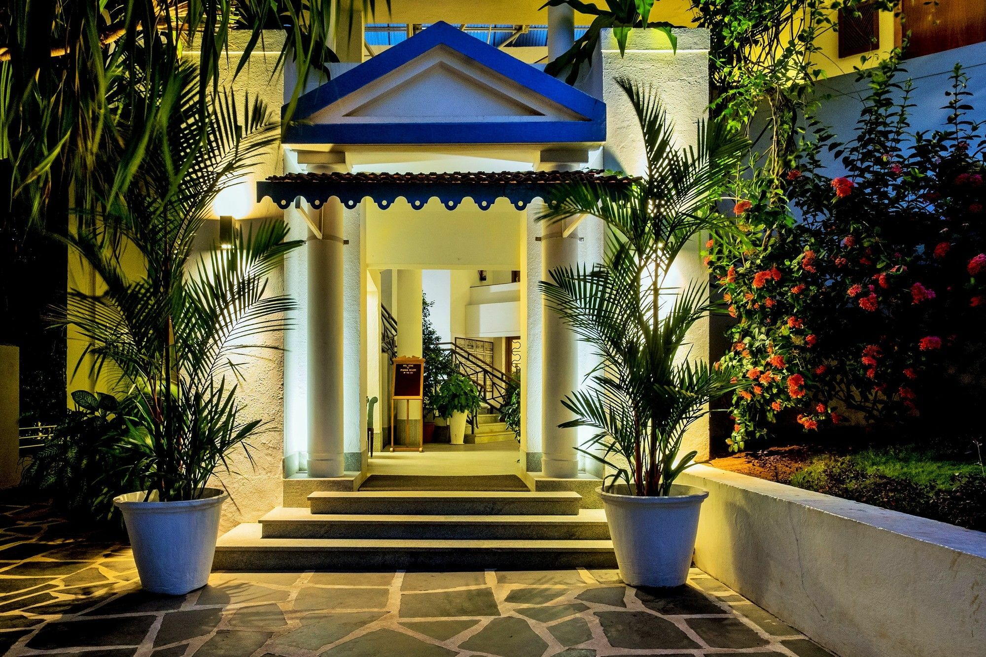 Prainha Hotel Dona Paula Exterior photo