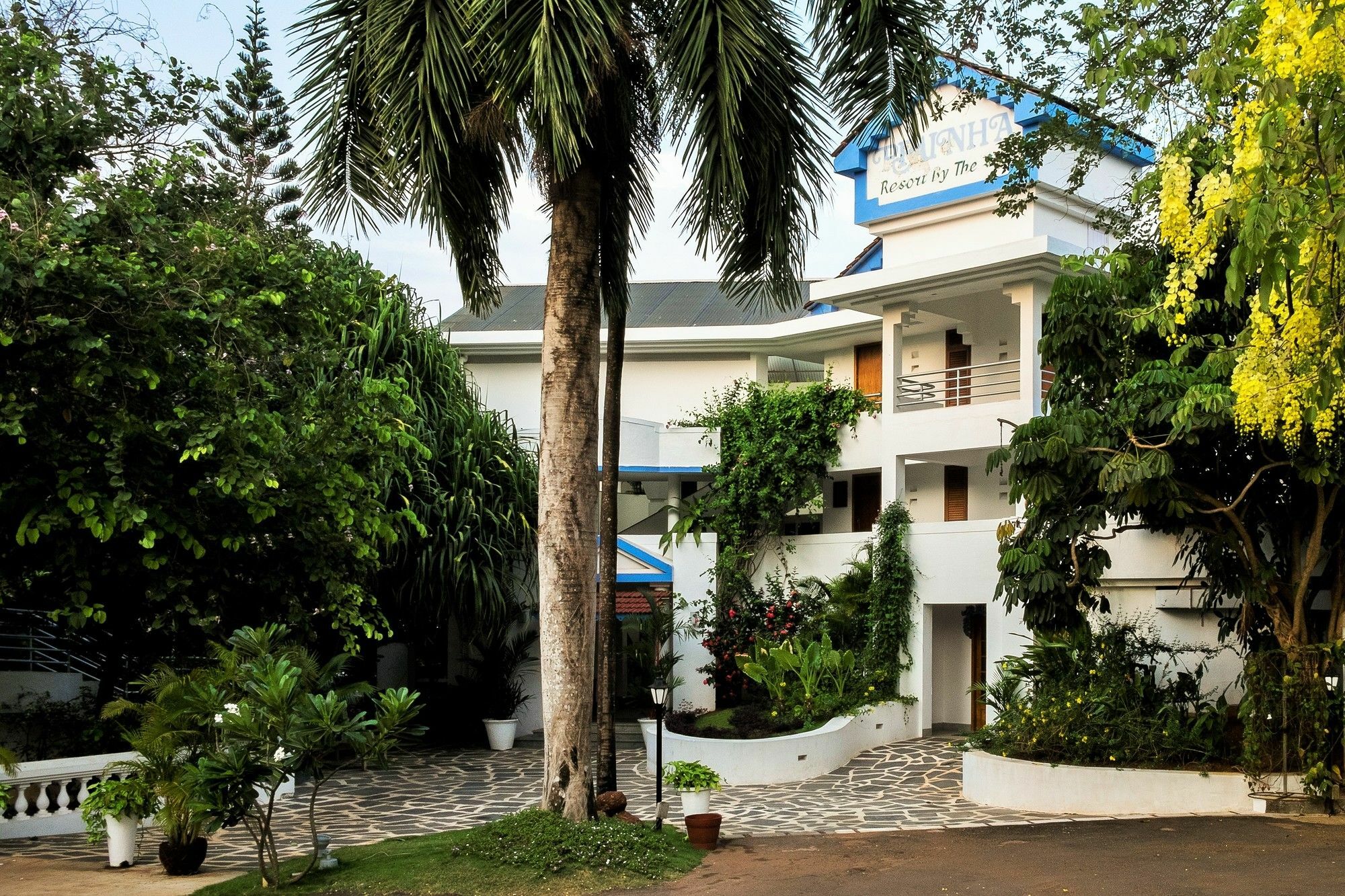 Prainha Hotel Dona Paula Exterior photo
